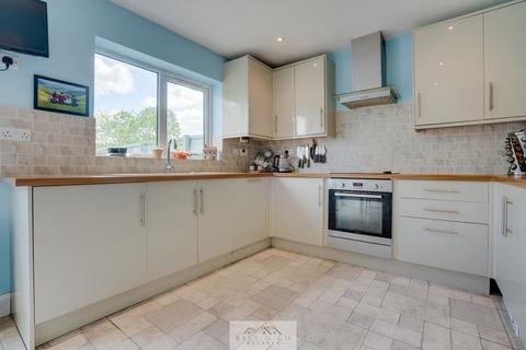 3 bedroom townhouse for sale, Wallingfield Court, Sheffield S26