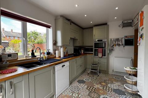 3 bedroom semi-detached house for sale, Weaver Green, Melton Mowbray