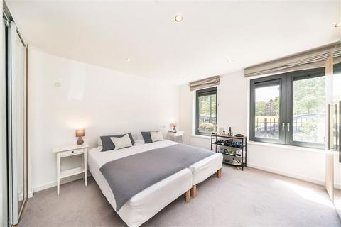 2 bedroom flat for sale, Offenham Road, London SW9