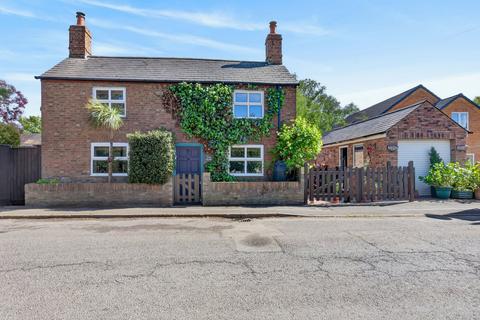 4 bedroom detached house for sale, Station Street, Chatteris PE16