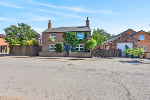 4 bedroom detached house for sale, Station Street, Chatteris PE16