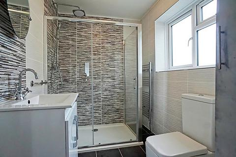 3 bedroom semi-detached house for sale, Roseberry Avenue, Benfleet