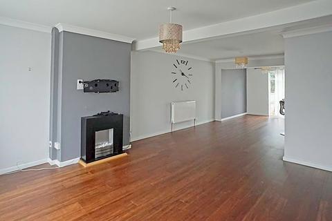 3 bedroom semi-detached house for sale, Roseberry Avenue, Benfleet
