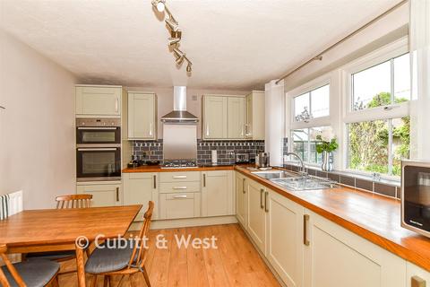 4 bedroom detached house for sale, Shepherds Way, Uckfield TN22