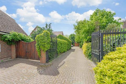 4 bedroom detached house for sale, Lower Higham Road, Gravesend DA12