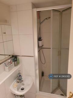2 bedroom flat to rent, Sheridan Court, London, SW9