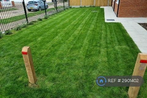 2 bed flat/apartment for rent in Lavender Grove, Westcliff-On-Sea, SS0