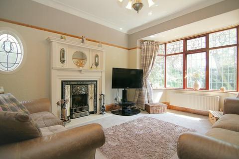4 bedroom detached house for sale, Speeton Avenue, Horton Bank Top, Bradford, BD7