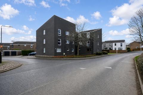 2 bedroom flat to rent, Glen Isla Road, Kirkcaldy, Fife, KY2