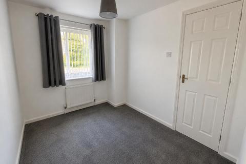 2 bedroom flat to rent, Glen Isla Road, Kirkcaldy, Fife, KY2