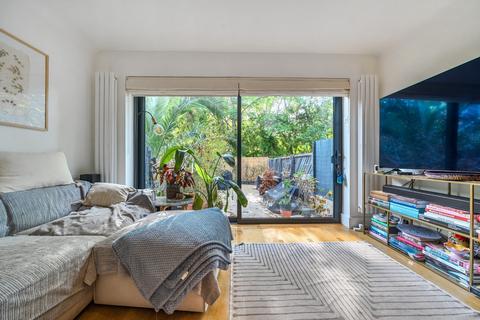 4 bedroom terraced house for sale, Vincent Close, Surrey Quays, London, SE16