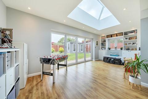 4 bedroom bungalow for sale, Woodlands Rise, Swanley, Kent