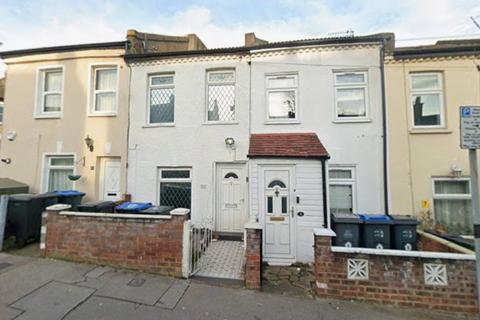 London SE25