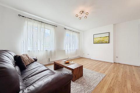 3 bedroom semi-detached house to rent, Manor Oaks Drive, Manor Castle, Sheffield, S2