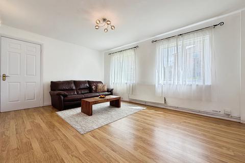 3 bedroom semi-detached house to rent, Manor Oaks Drive, Manor Castle, Sheffield, S2