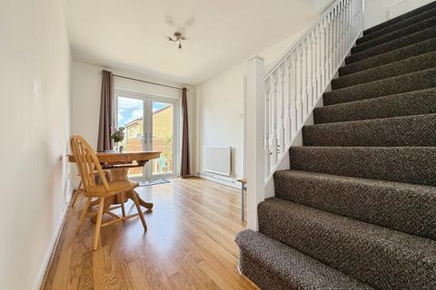 3 bedroom semi-detached house to rent, Manor Oaks Drive, Manor Castle, Sheffield, S2