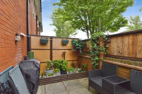 2 bedroom end of terrace house for sale, Tamarisk Court, Walnut Tree, Milton Keynes, Buckinghamshire, MK7