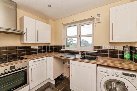 1 bedroom flat for sale, Nairn Court, Dock Road, Tilbury, Essex, RM18