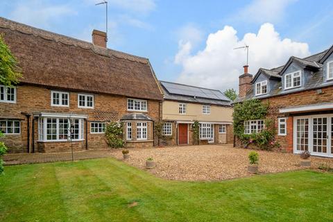 6 bedroom detached house for sale, Oakham Lane, Daventry NN11