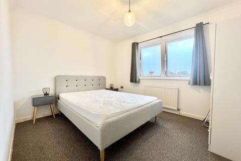2 bedroom flat to rent, George Hill Road, Broadstairs, Kent, CT10