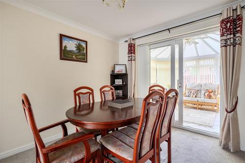 3 bedroom detached house for sale, Azalea Drive, Trowbridge BA14
