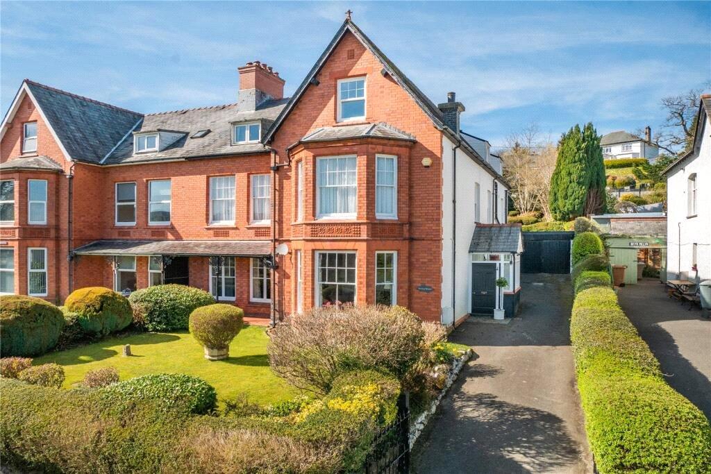 7 bedroom semi-detached house for sale