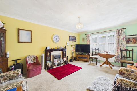 2 bedroom bungalow for sale, Swaledale Mews, East Yorkshire YO16