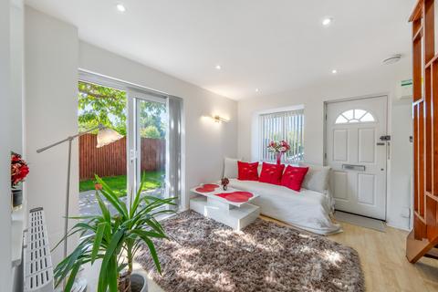 Pavilion Way, Edgware, HA8