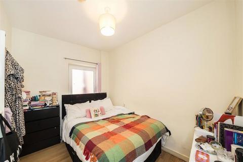 2 bedroom flat to rent, Yukon Road, London SW12