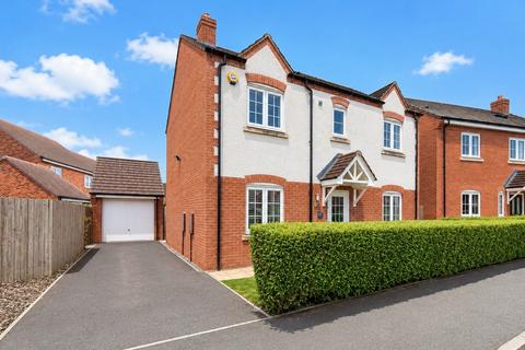 4 bedroom detached house for sale, Burnham Road, Wythall, B47 6AS