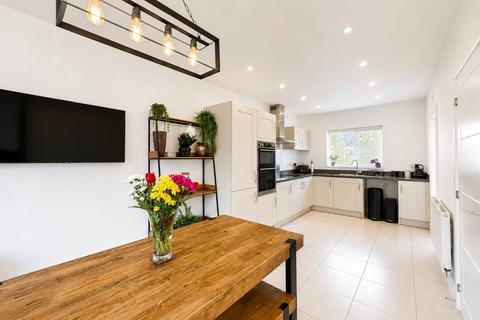 4 bedroom detached house for sale, Burnham Road, Wythall, B47 6AS