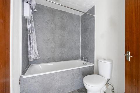 1 bedroom flat to rent, Clepington Road, Coldside, Dundee, DD3