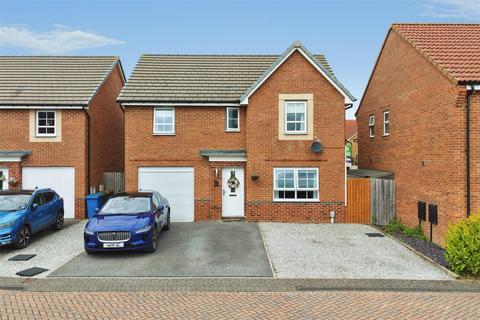 4 bedroom detached house for sale, Petfield Drive, Anlaby, Hull