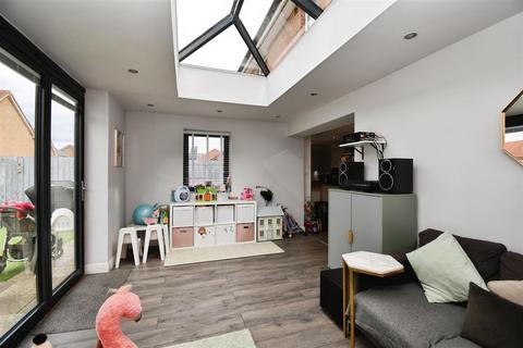 4 bedroom detached house for sale, Petfield Drive, Anlaby, Hull