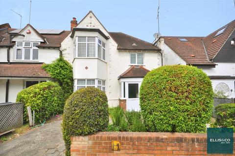 Lyndhurst Gardens, Finchley, N3