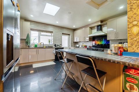 5 bedroom semi-detached house for sale, Hollington Road, Leicester