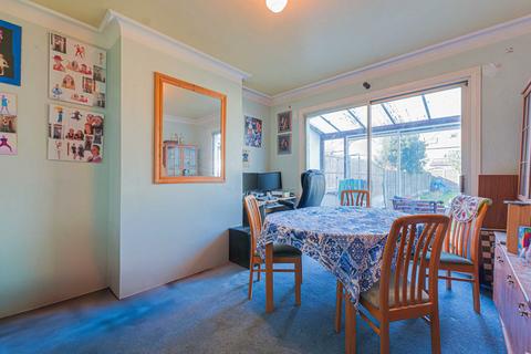 4 bedroom semi-detached house for sale, Walker Drive, Leigh-on-sea SS9