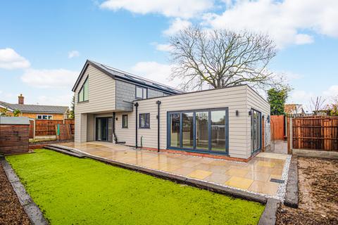 4 bedroom detached house for sale, Rayleigh Road, Leigh-on-sea SS9