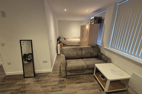 Studio to rent, Christchurch Road, Bournemouth