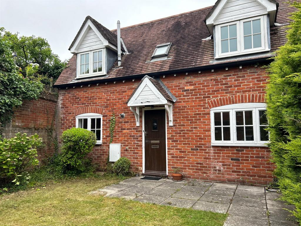 2 bedroom semi-detached house for sale