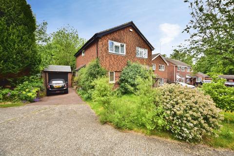 4 bedroom detached house for sale, Foxden Drive, Maidstone, ME15
