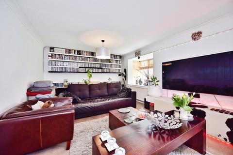 4 bedroom detached house for sale, Foxden Drive, Maidstone, ME15