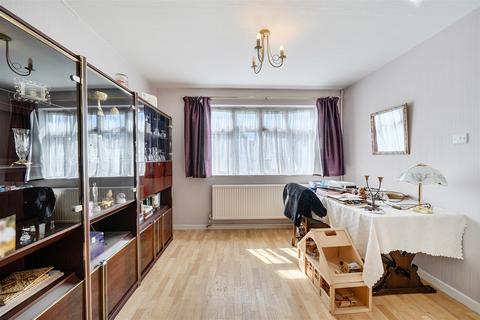 3 bedroom end of terrace house for sale, Robin Grove, HA3