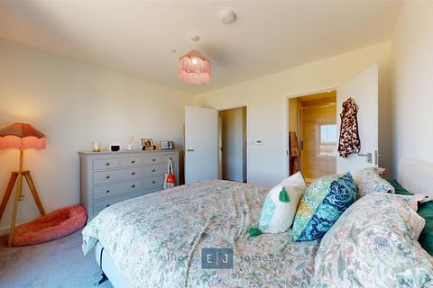 undefined, Epping Gate, Loughton IG10