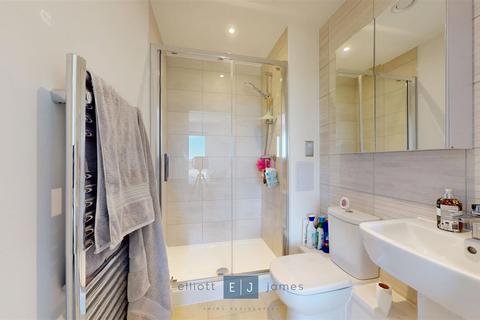 2 bedroom apartment to rent, Epping Gate, Loughton IG10