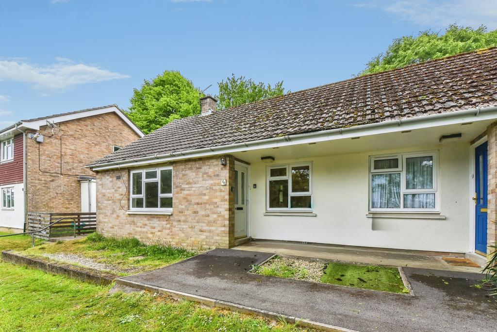 1 bedroom semi-detached bungalow for sale