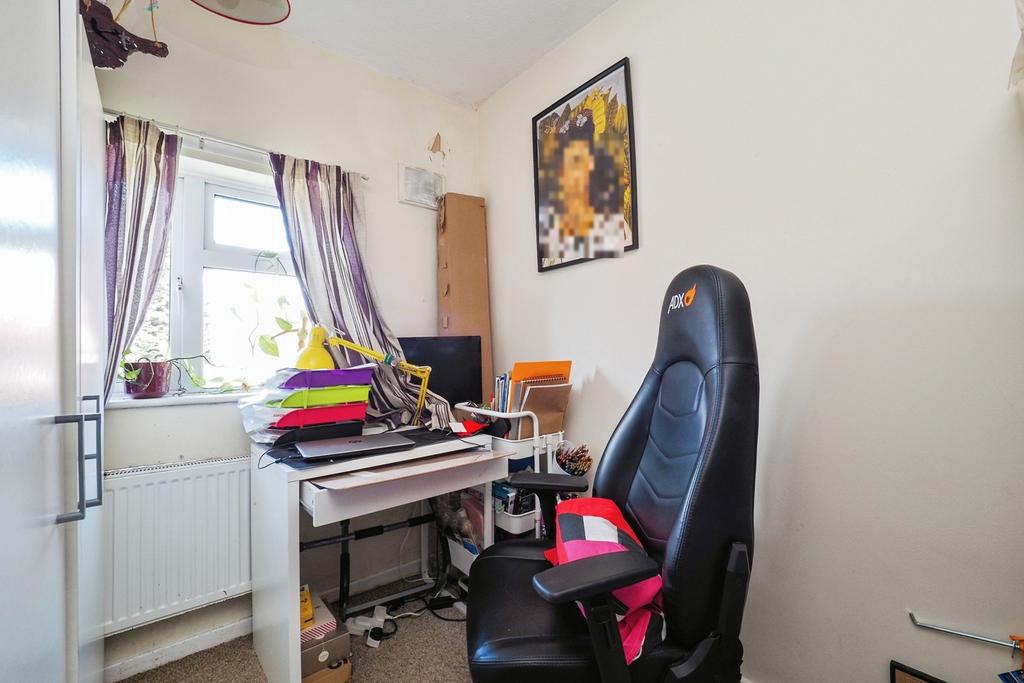 Alexandra Crescent, Beeston, Nottingham, Nottinghamshire, NG9 - More