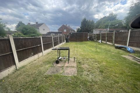 3 bedroom semi-detached house to rent, Pipering Lane, Doncaster DN5