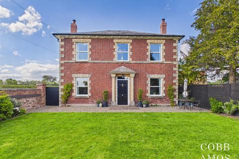 3 bedroom country house for sale, Stoke Prior with 2.71 acre plot
