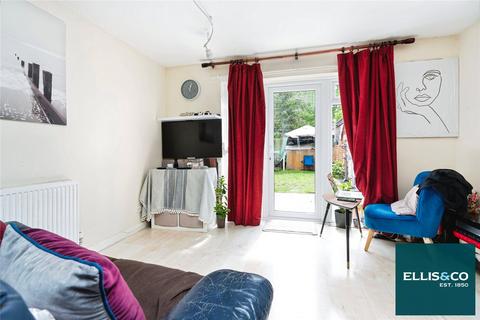 2 bedroom terraced house for sale, Amber Grove, Cricklewood, NW2